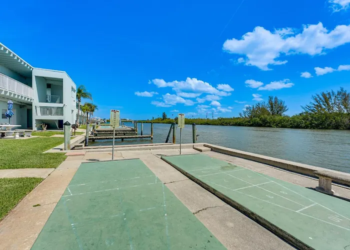 Steps To Beach! Charming Indian Shores Clearwater Beach